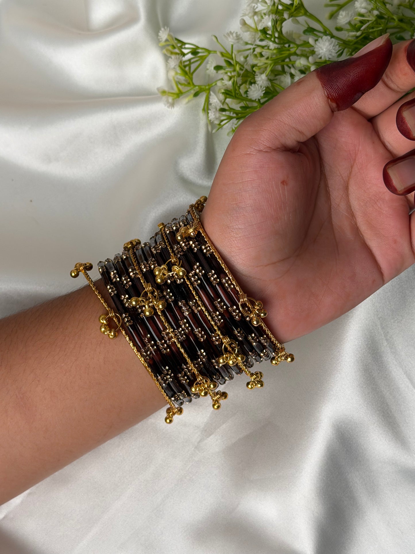 Festival Glow Wine Ghungroo Bangles – 24 Pcs Bangles + 8 Pcs Ghungroo