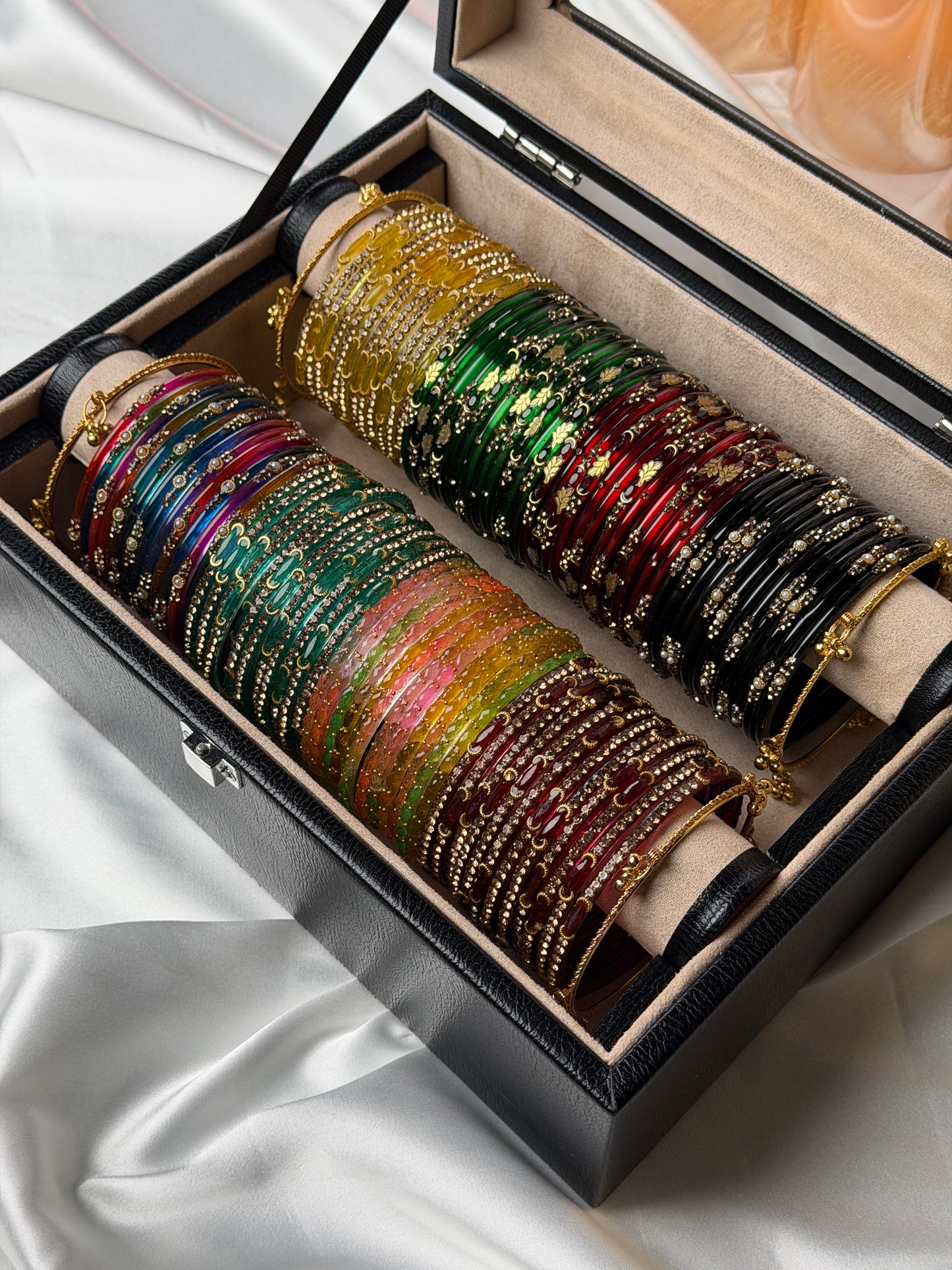 Premium Kashmiri Bangle Box – 96 Pcs Bangles + 4 Pcs Ghungroo